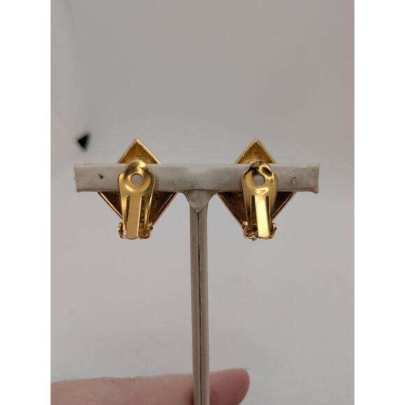 Leslie Block 1970's Black Enamel Gold Etruscan Diamond Shaped Clip On Earrings - Picture 4 of 6